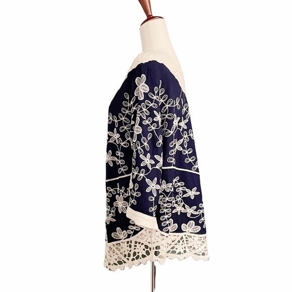 NWT Solitaire Top Women's Size XL Crochet-Trimmed Embroidered Navy Boho Poncho - Picture 2 of 14